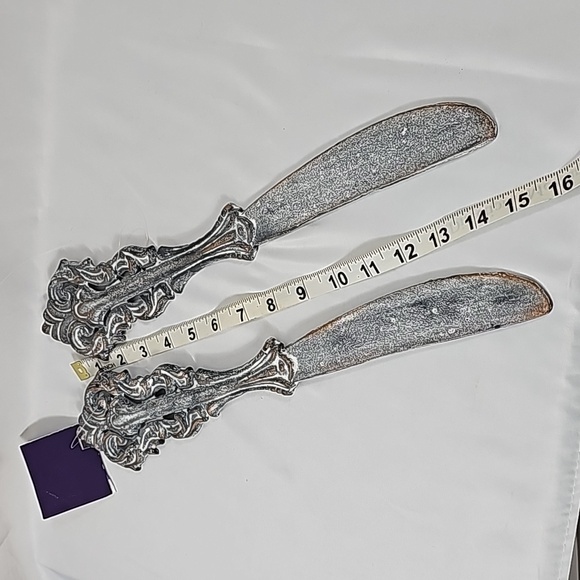 Decorative Metal Knives - Picture 4 of 5